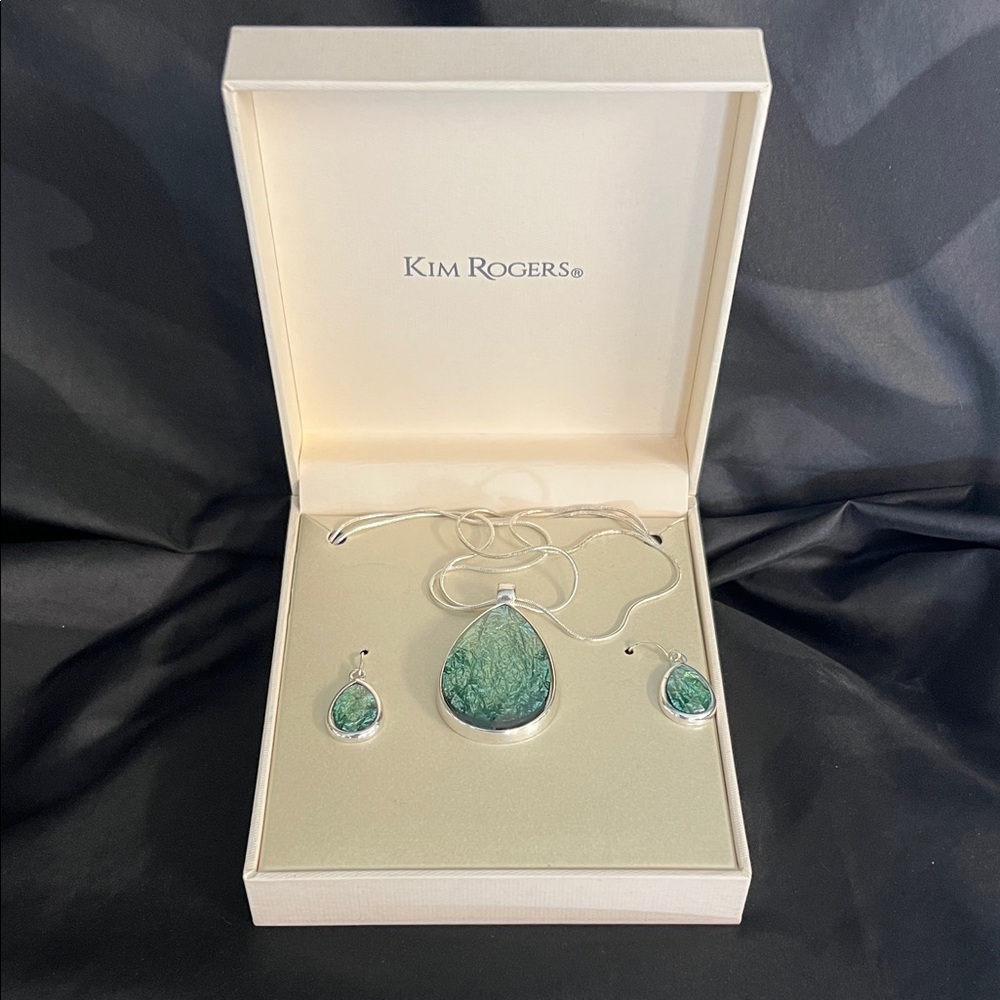 Kim Rogers Silver Necklace with Green Pendant and Earrings